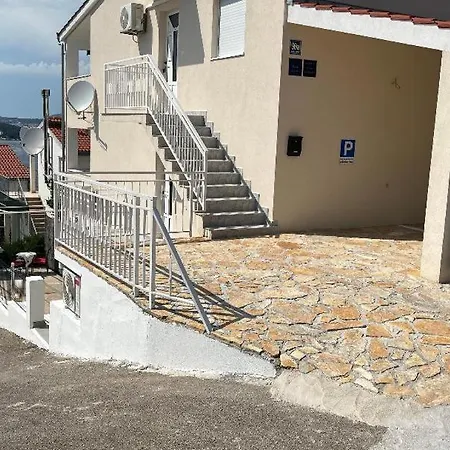 Stella Apartment *
